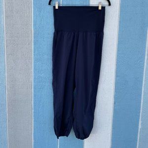 LULULEMON Size 6 Light weight Joggers